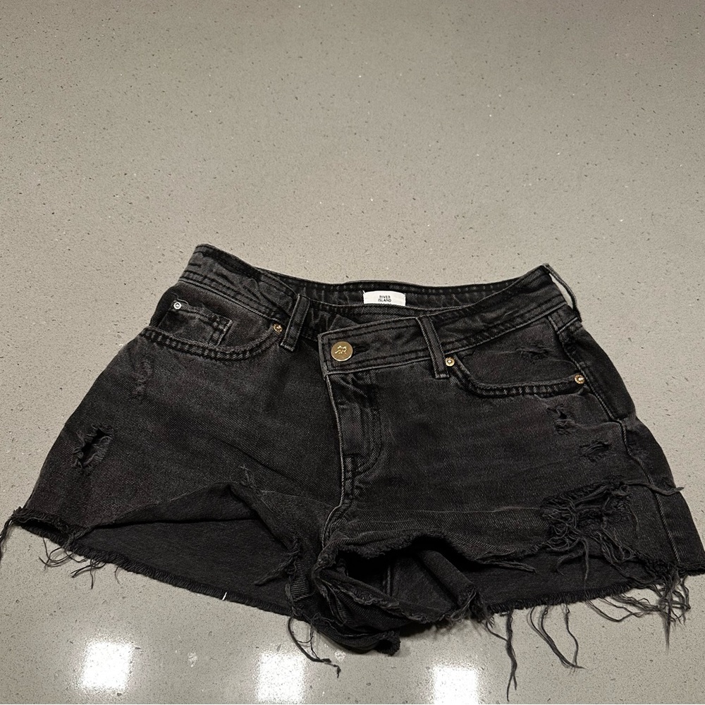 River Island. Black. US 4